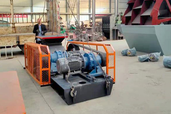 對輥破碎機(圖6)